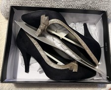 Tamaris Court black suede-look