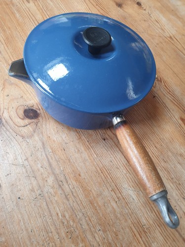 Creuset blue enamel - le,