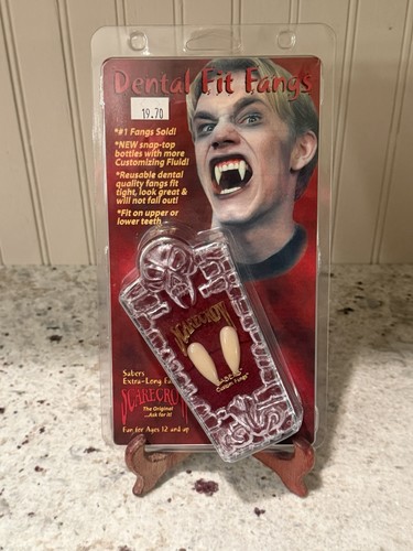 Scarecrow sabers vampire - scarecrow, fangs