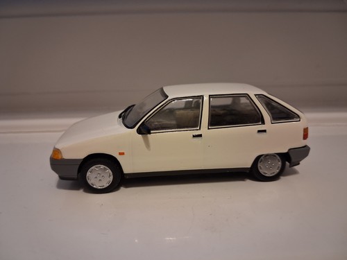 Diecast yugo sana rare - sana,