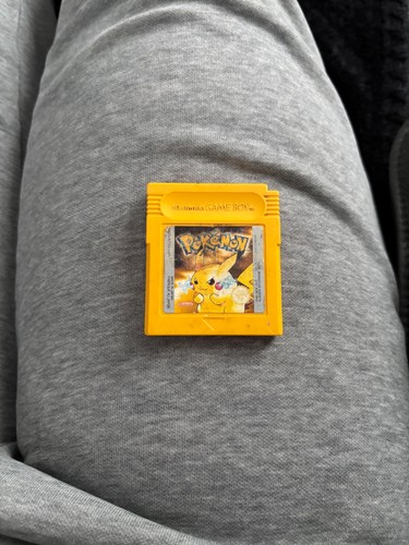 Pokemon yellow gameboy colour - yellow,
