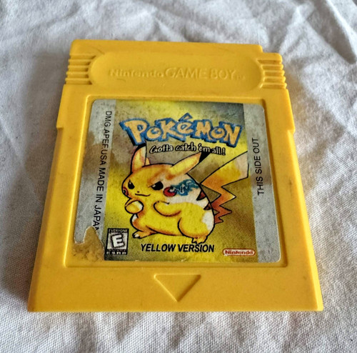 Pokemon yellow version - yellow,