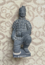 Kneeling Chinese Warrior Terra
