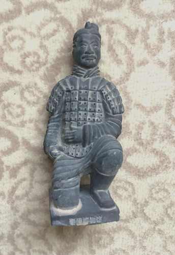 Kneeling chinese warrior terra - chinese,