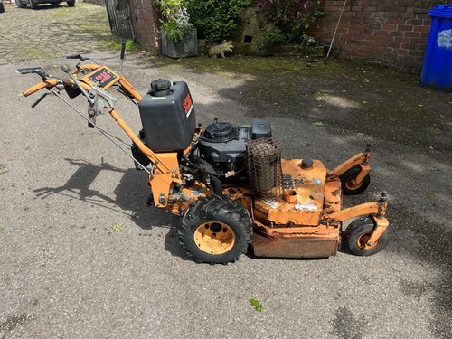 Scag swm commercial mower - 32,