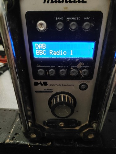 Makita dmr 104 dab job - dmr,
