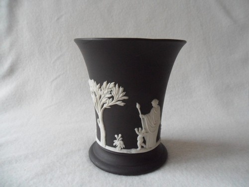 Wedgwood black jasperware - black,