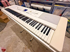 Yamaha Portable Grand DGX 650