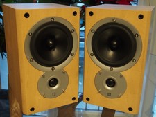 KEF CRESTA 10 - MINT CONDITION British Bookshelf Speaker with Musical Precision 