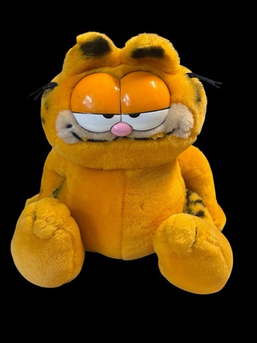 Dakin garfield sitting up - co,