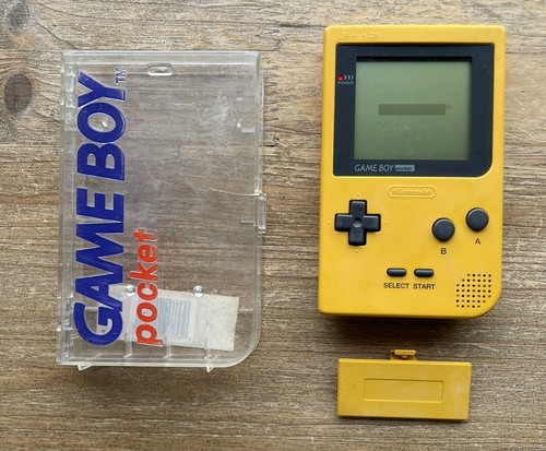 Boxed yellow nintendo gameboy - boxed,