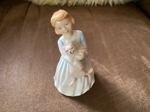 Royal doulton figurine - doulton,