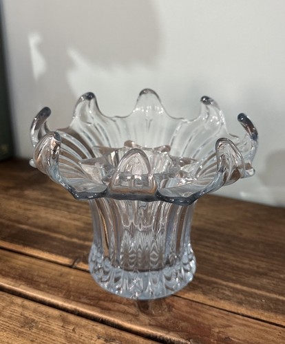 Art deco light blue glass - deco, lily