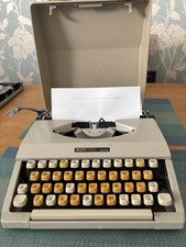 BOOTS PT400 vintage typewriter