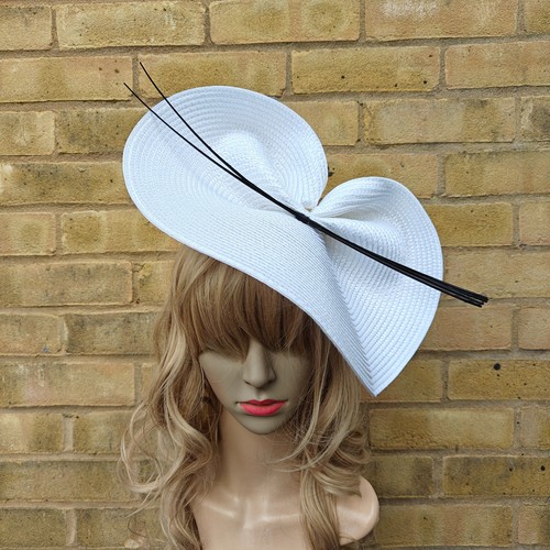 White black fascinator - black, ostrich