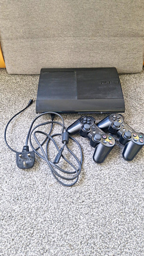 Playstation super slim - 3,