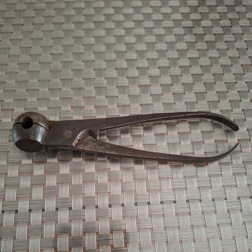 Antique single cavity round - antique,