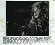 Press Photo Actress Rosemary Loar in Scene from "Cats" Musical - syp49020