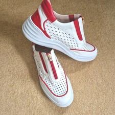 Marco Moreo Trainers. Size 6.5. White Red. Very good Condition.