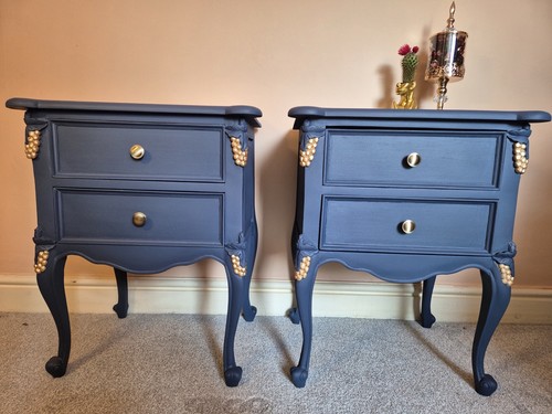 Pair vintage queen - pair,
