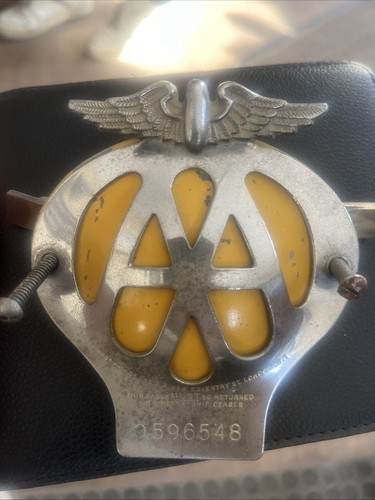 Vintage car badge 3e15630 - aa,