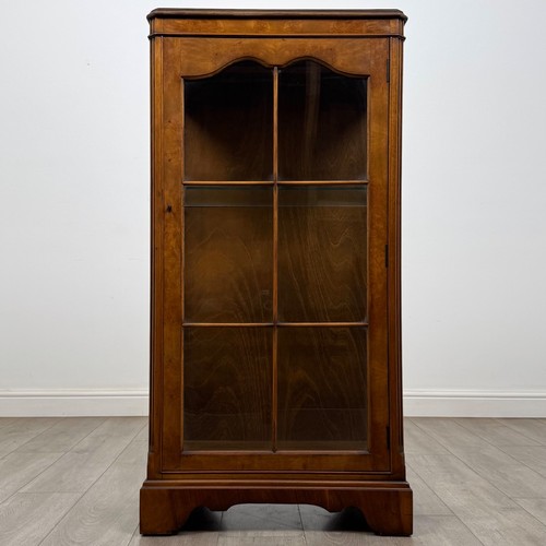 Antique 20th century - 20th, display