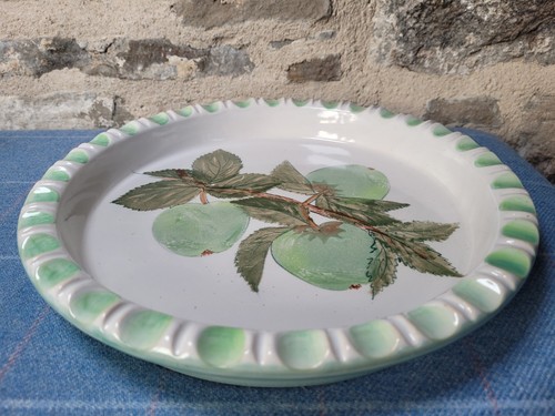 Tain pottery apples - tain, pie
