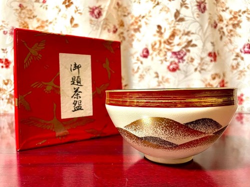 Theme tea bowl with beautiful