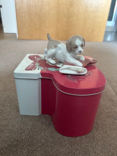 Nao lladro figurine - by, puppy