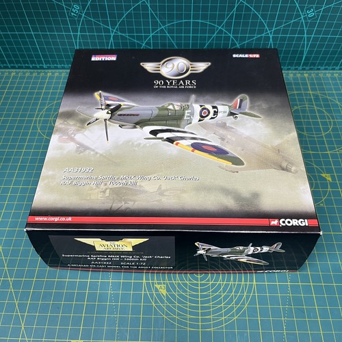 Corgi aa31932 spitfire - corgi,
