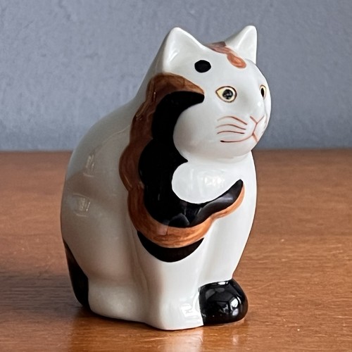 Qual pottery sitting cat - pottery,