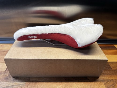 Charge spoon saddle - charge, saddle.