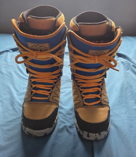 Thirty two snowboard boots - thirty,