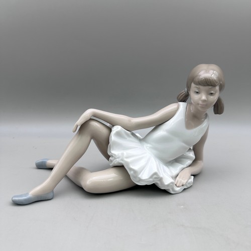 Nao lladro ballerina - by,