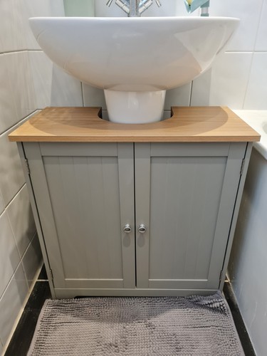 Undersink bathroom cabinet