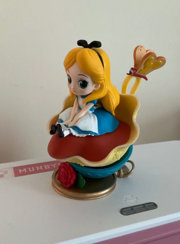 Alice wonderland tea cup - alice,