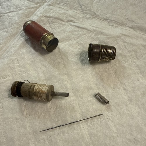 Vintage bullet sewing - vintage, etui