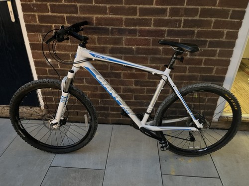 Giant talon mountain - talon, bike