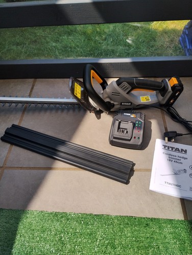 Titan hedge trimmer cordless - hedge,