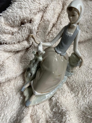 Lladro 4660 shepherdess with - lladro,