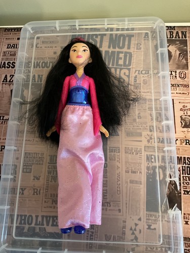 Disney store classic doll - classic,