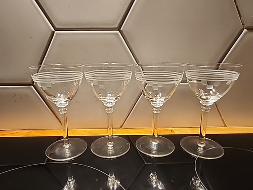 Stunning art deco wine - stunning,