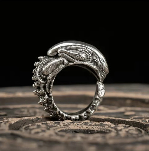 Alien xenomorph ring - alien,