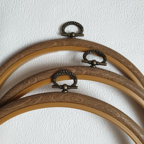 Embroidery flexi hoop round - hoop,