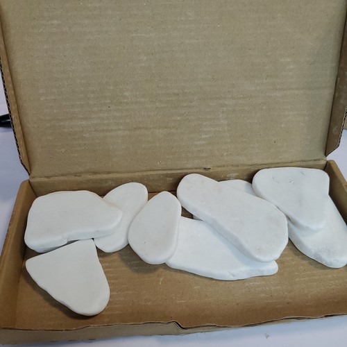 White flat back - white, backed