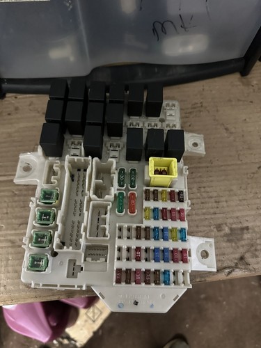 Mitsubishi colt czt - mitsubishi, fuse