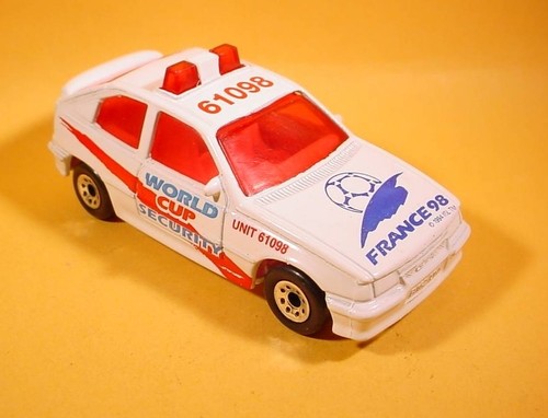 Matchbox white vauxhall astra - white,