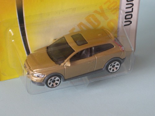 Matchbox volvo c30 gold - volvo,