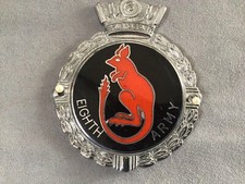 EIGHTH ARMY , DESERT RATS / CAR BADGE / MAKER J R GAUNT LONDON c1960s