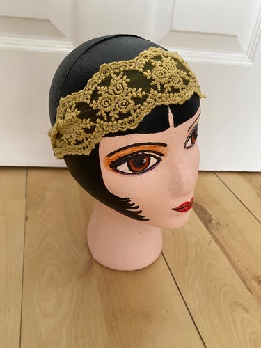 Vintage style lace dark beige
